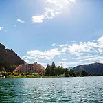 Lb1 Seeblick Haus Mit Direktem Seezugang Am Ossiachersee